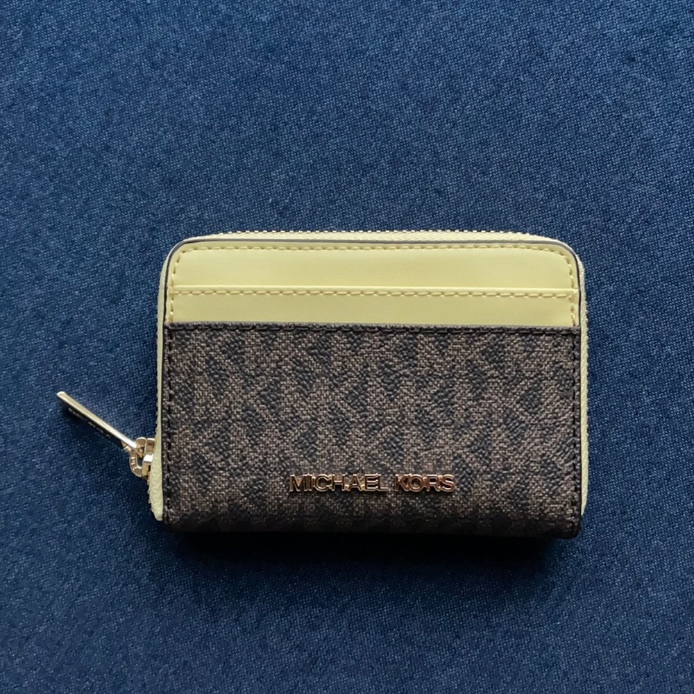 Michael Kors Medium Zip Around Card Case - Picture 1 of 16